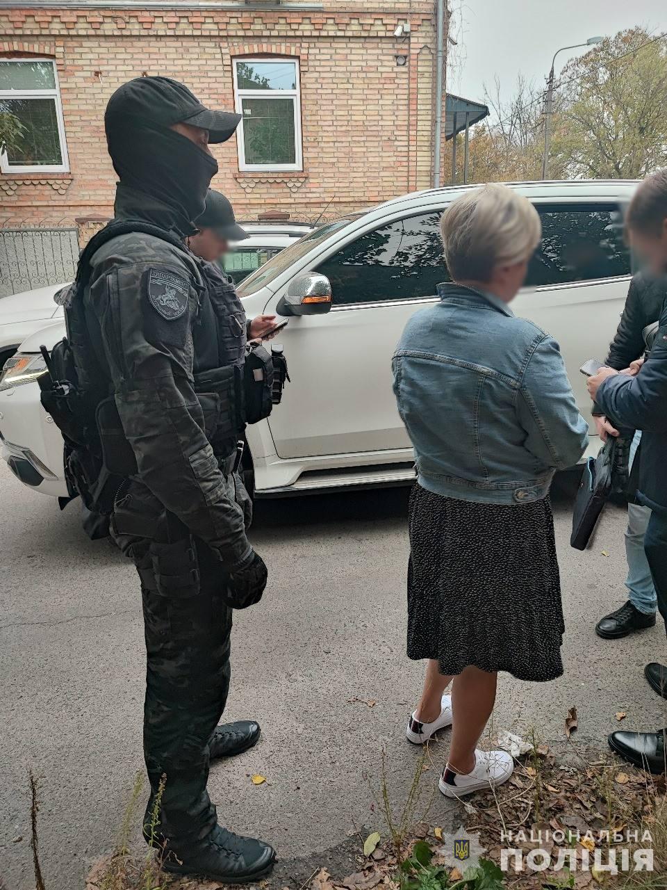 У Києві розкрили корупційну схему у сервісному центрі МВС: деталі справи