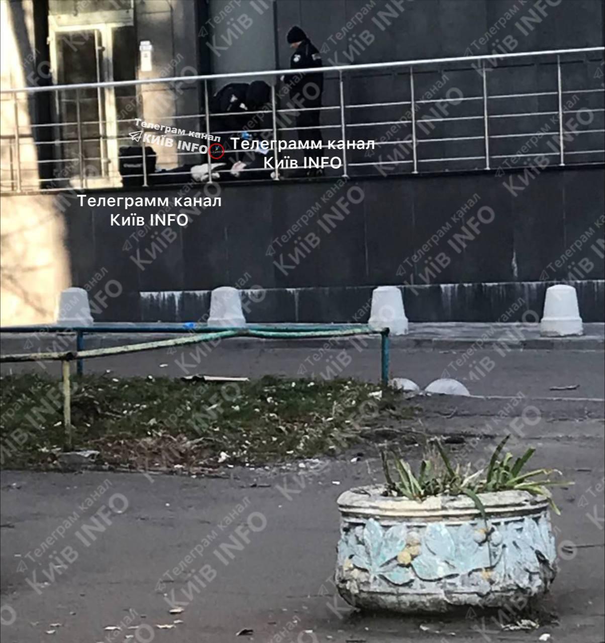 Трагедія на Теліги: у Києві хлопець загинув, випавши з 11-го поверху