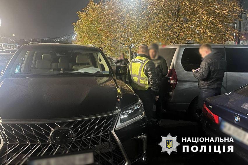 Афера в Києві: шахраї обіцяли призовникам “золоті гори” за гроші