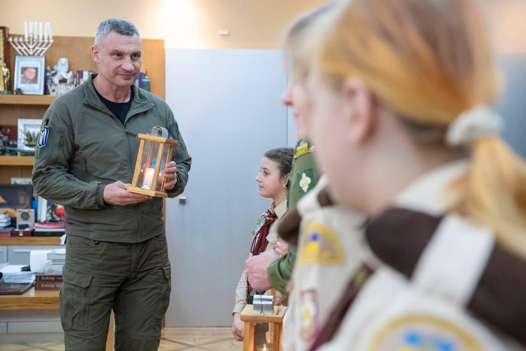 До столиці привезли Віфлеємський вогонь