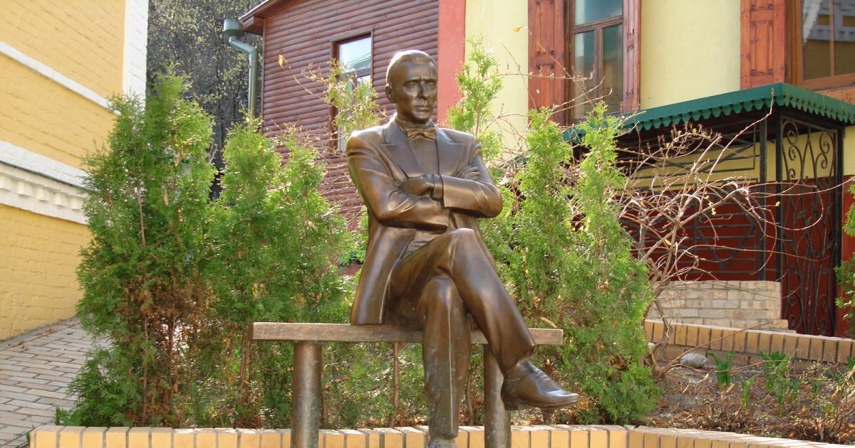 ЗМІ дізнались, що буде з пам’ятником Булгакову після демонтажу
