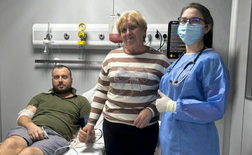 У київському «Охматдиті» провели успішну трансплантацію кісткового мозку 34-річному пацієнту