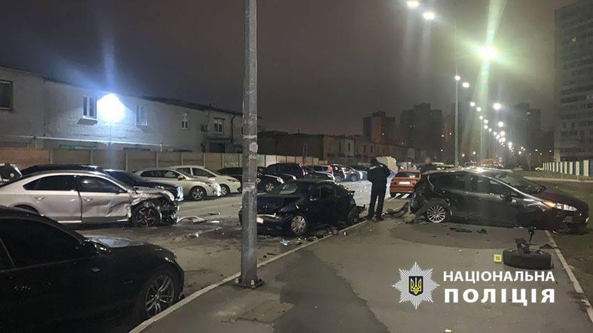 У Києві нетверезий водій спричинив масштабну ДТП: протаранив 7 авто та травмував двох пасажирів