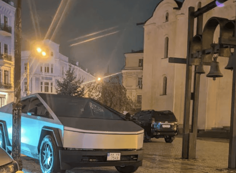 Стало відомо, хто власник єдиної в Україні Tesla Cybertruck