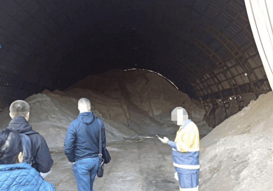 «Нагрів руки» на солі на 5,5 млн: у Києві судитимуть посадовця-комунальника