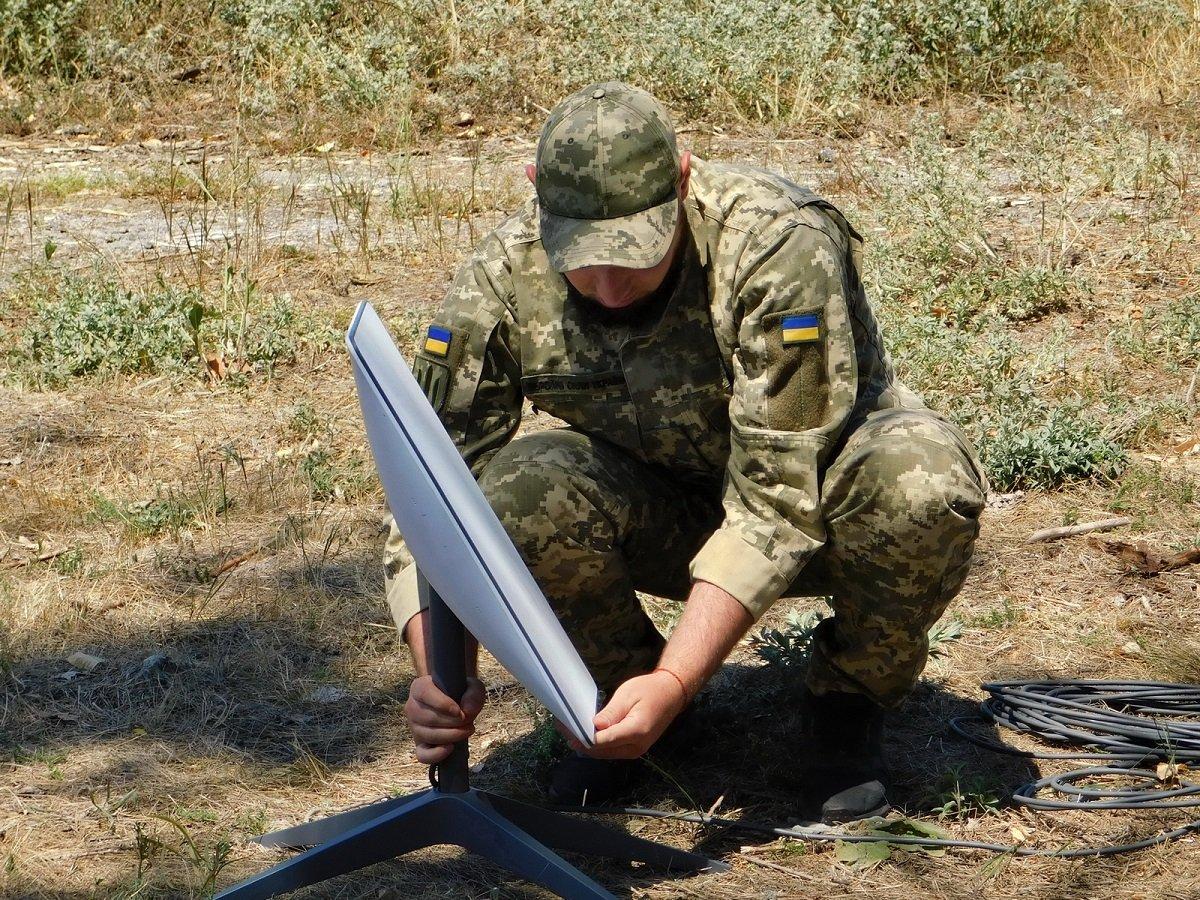 український військовий зі старлінком