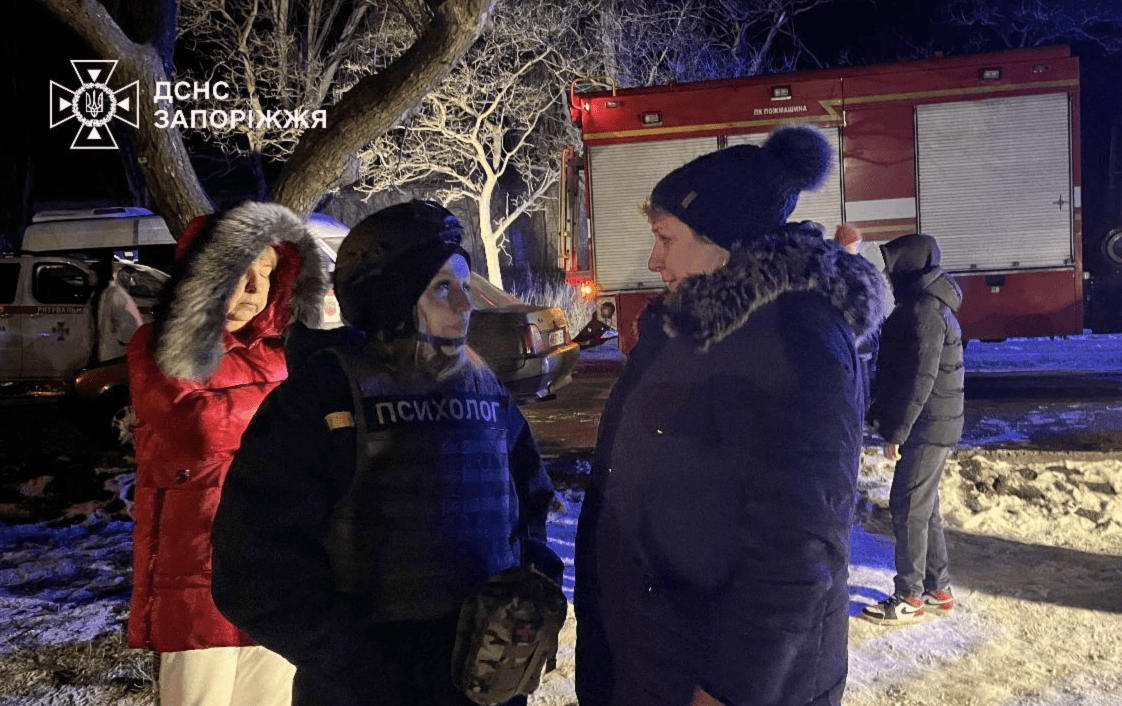 Ворожий безпілотник влучив у багатоповерхівку в Запоріжжі