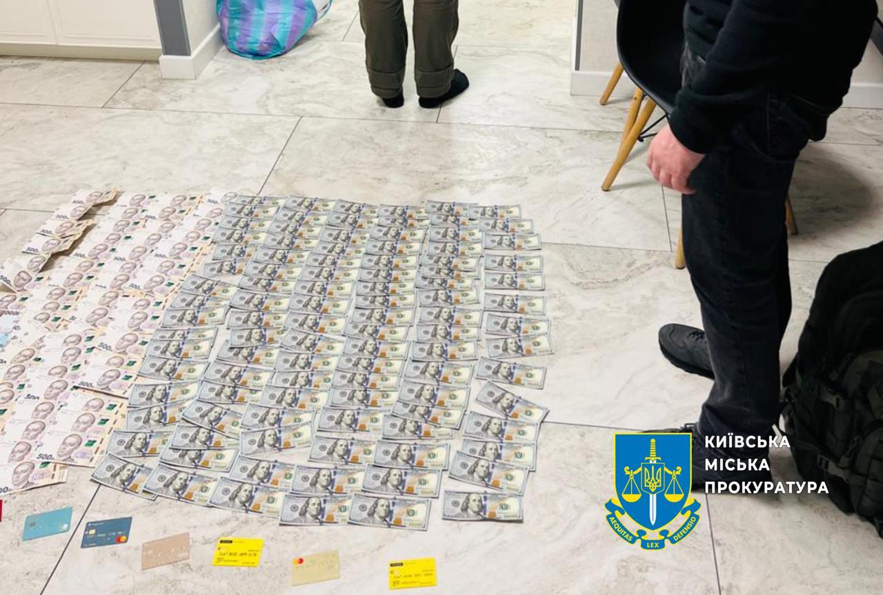 Директори держпідприємств вимагали «відкати» за постачання комплектуючих для бронетехніки ЗСУ