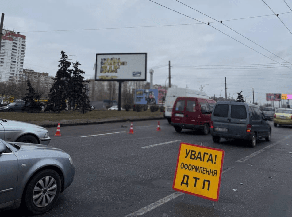 На проспекті Шухевича – великий затор: розраховуйте час