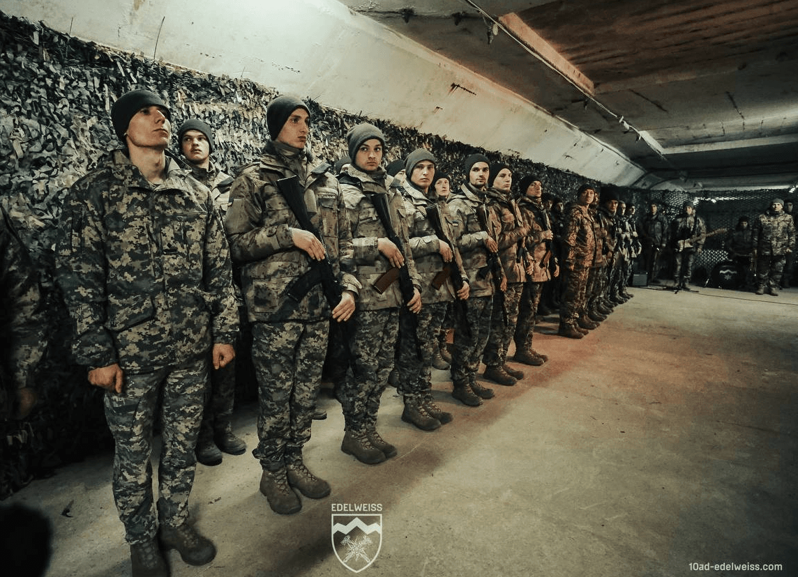 Перші добровольці віком від 18 до 24 років вже склали присягу