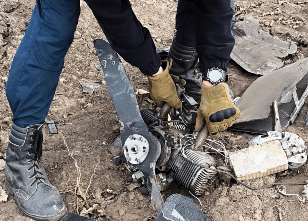 На Київщині фермер знайшов у полі фрагменти безпілотника «Герань-2»