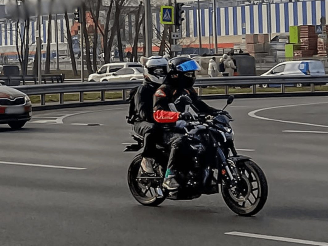 На вулиці стає більше мотоциклістів: як зробити поїздку безпечною