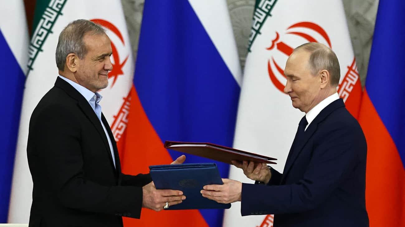 Путін підписав договір про стратегічне партнерство з Іраном на 20 років
