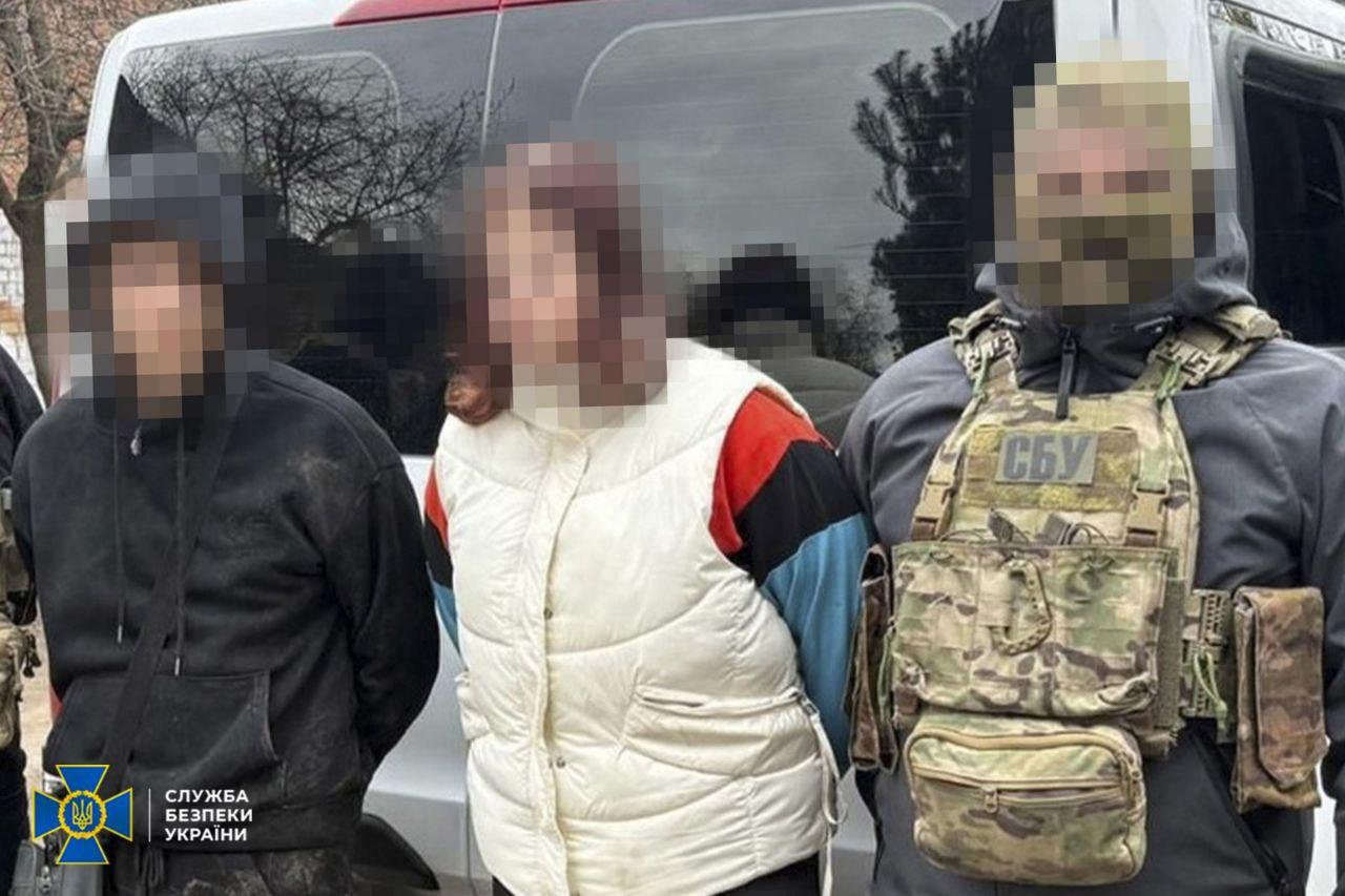 СБУ та Нацполіція затримали дві групи диверсантів, які підпалювали енергооб’єкти Укрзалізниці та авто ЗСУ на замовлення рф