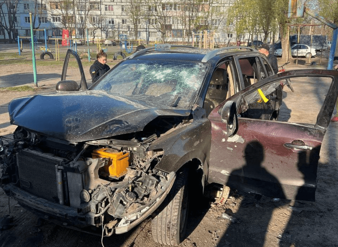 Внаслідок вибуху автівки у Дніпрі постраждав посадовець і його дружина
