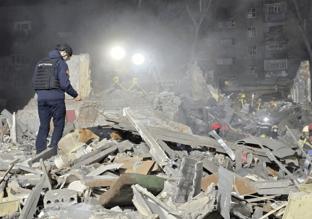 Двоє людей загинули у Києві внаслідок нічної атаки, ще 69 – постраждали