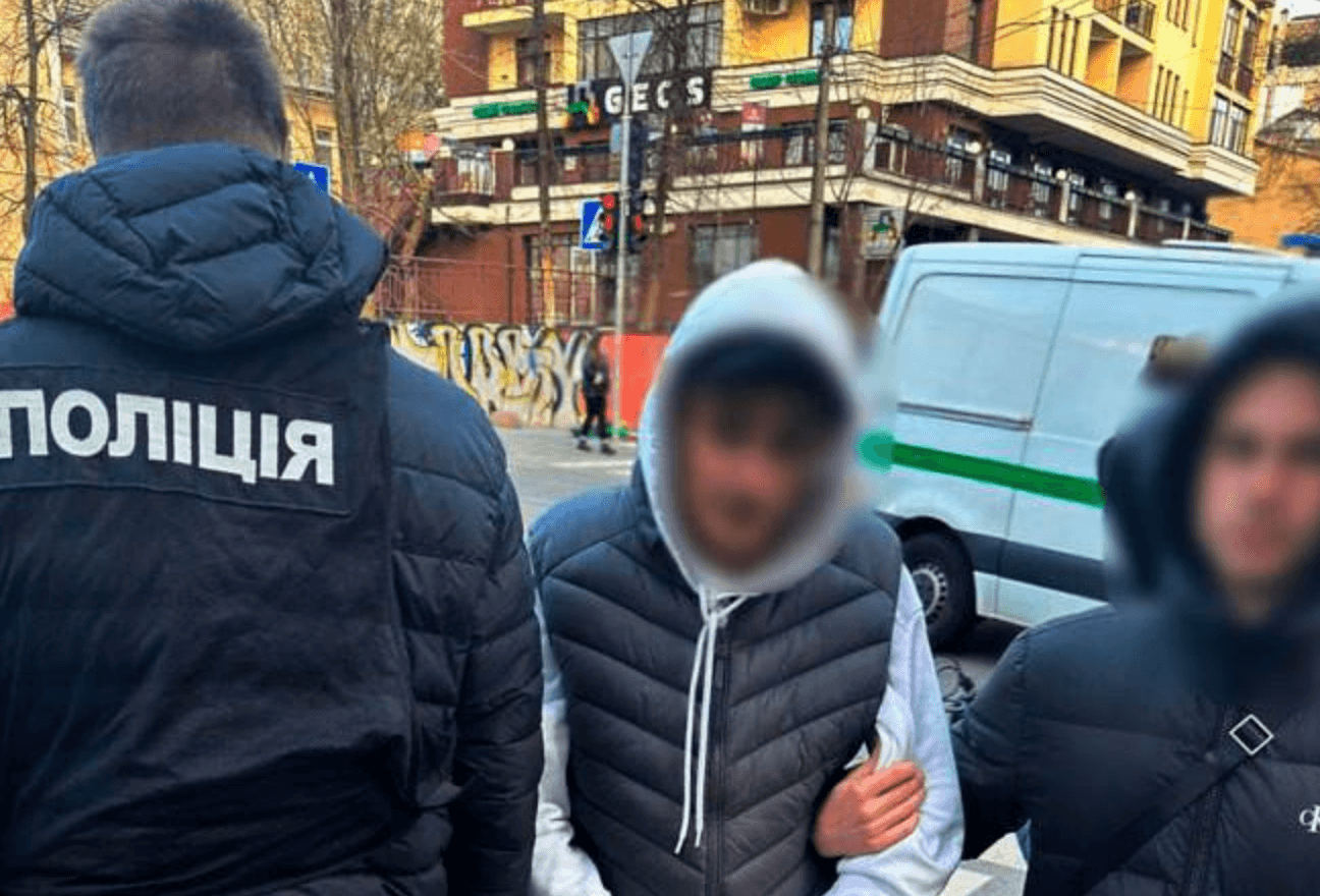 Шахраї вкрали у киянки майже 22 тис. доларів під приводом обміну валют