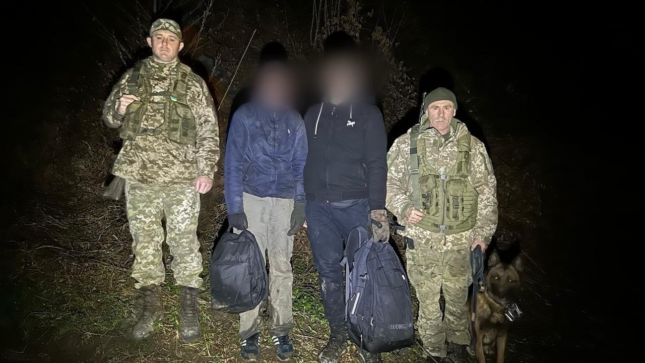 В горах по “дорозі до Румунії”  5 годин шукали юнака з Києва та його товариша