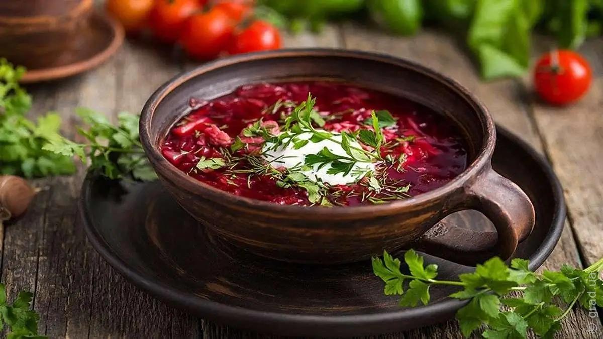 Холодний борщ — освіжаюча страва літа