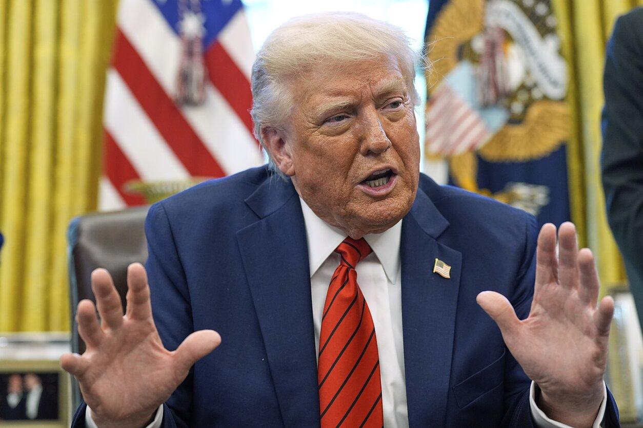 ЗМІ: Трамп планує зателефонувати Зеленському після розмови з путіним