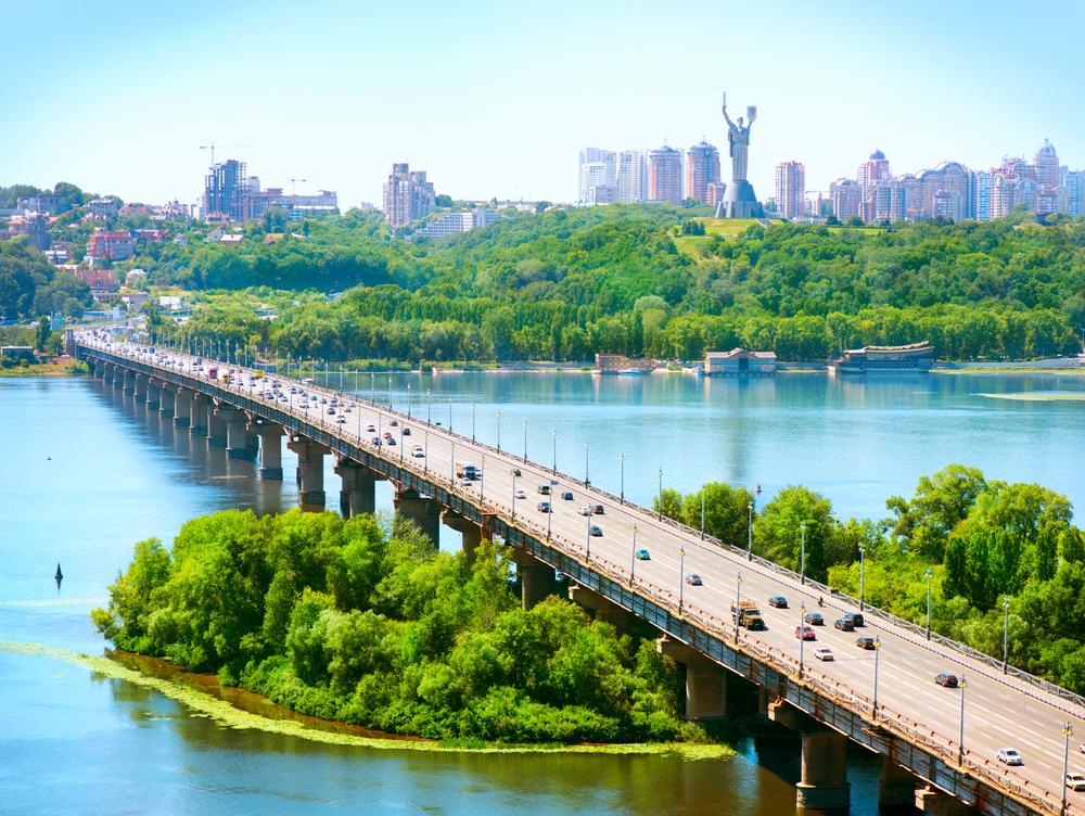Справжнє тепло повернулося у Київ
