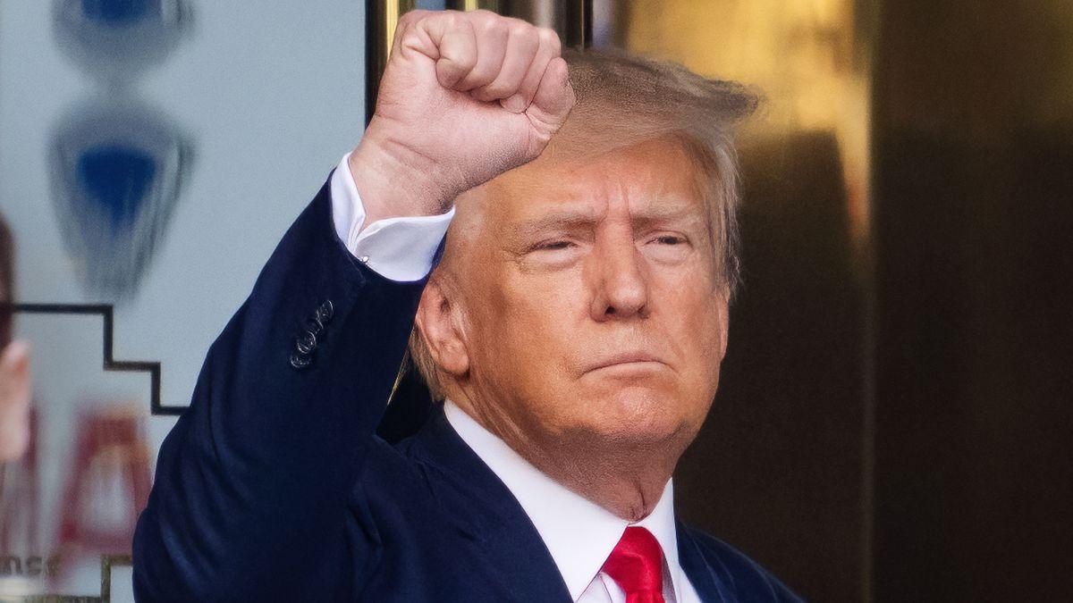 Трамп закликав розслідувати нібито оплачену підтримку знаменитостями Камали Гарріс