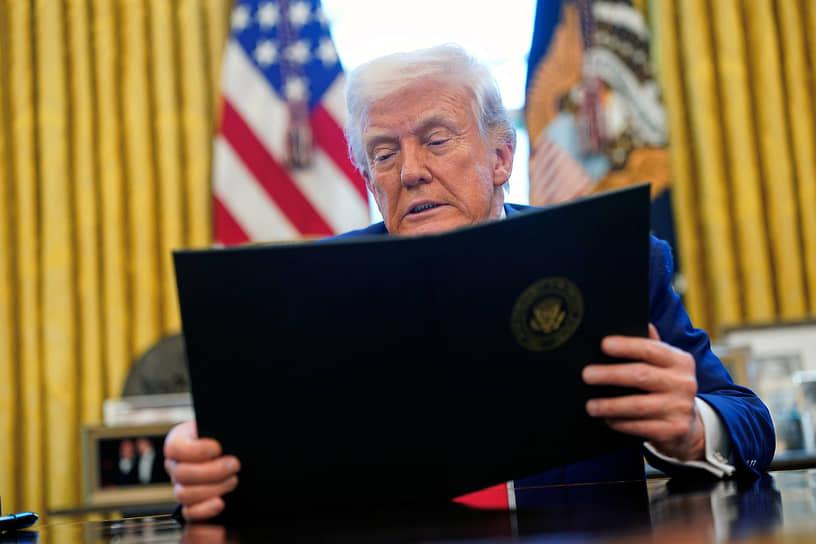 Трамп розчарований повільним вирішенням криз та вважає переговори з путіним складними – WSJ