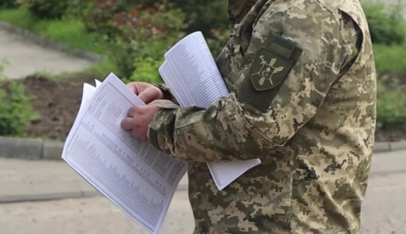 На Харківщині біля авто ТЦК стався вибух: військовому ампутували кисть руки