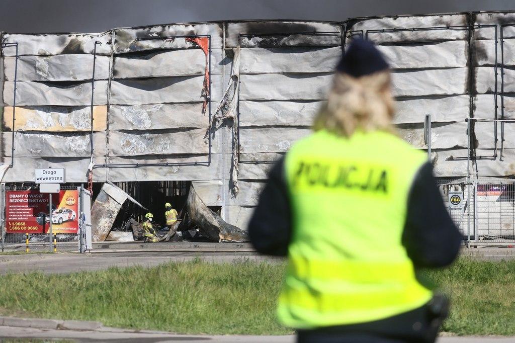 Двох українців підозрюють у причетності до підпалу торговельного центру у Варшаві — прокуратура Польщі