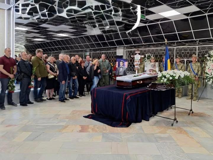 «Показав, як правильно треба жити»: Київ прощається з Максимом Неліпою