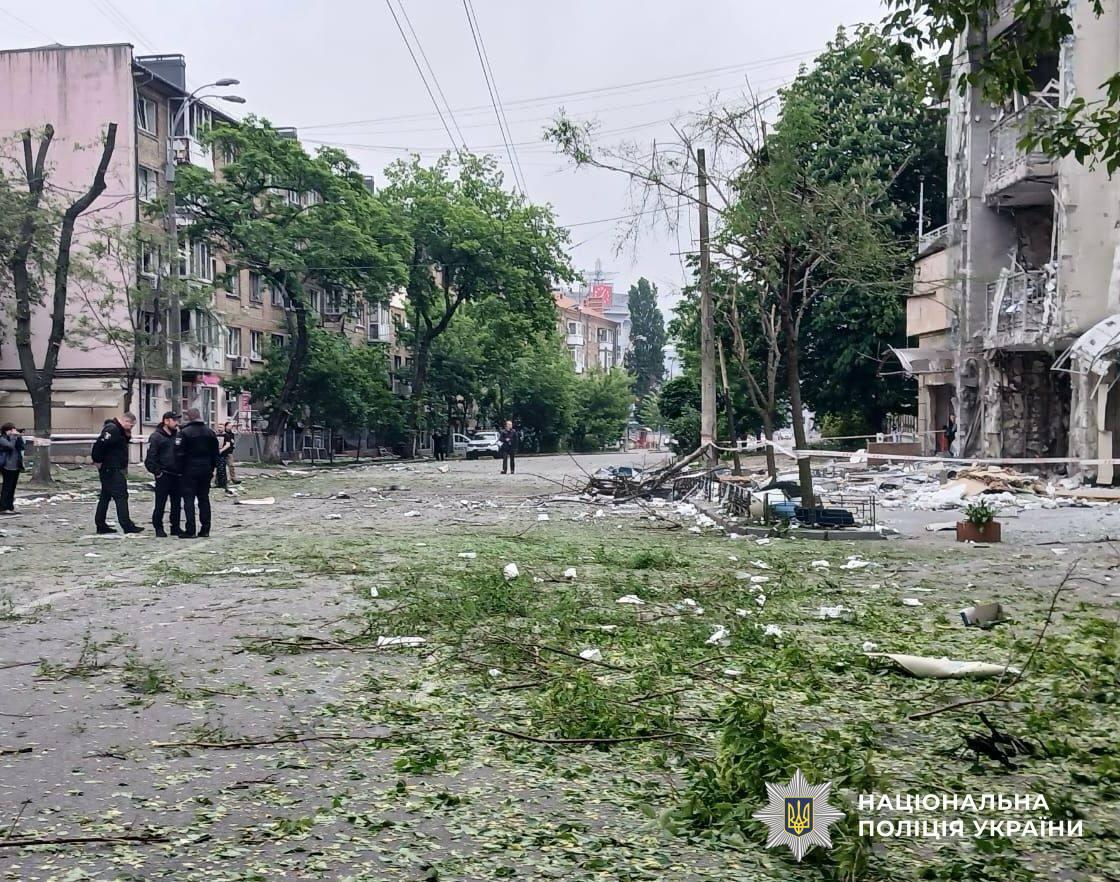 росія вчергове атакувала Київ, є постраждалі у трьох районах міста