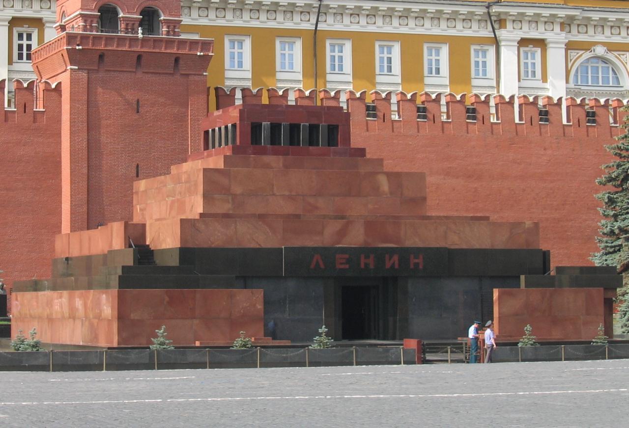 На росії відреставрують “візитівку” Червоної площі – Мавзолей