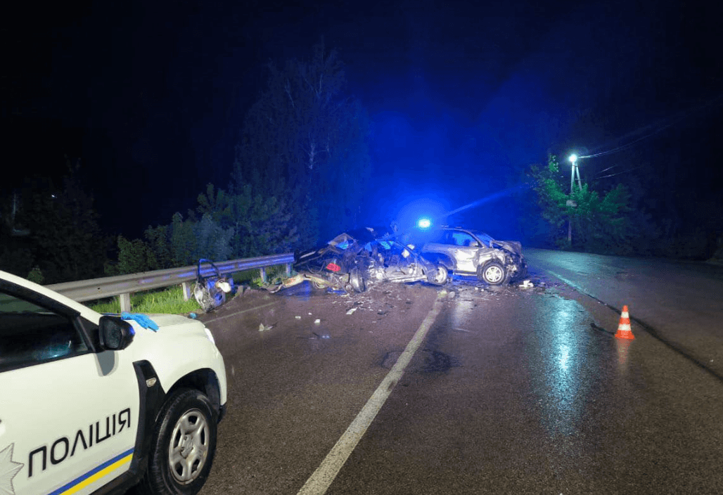 Двоє загиблих: поліція з’ясовує обставини смертельної ДТП з Mercedes