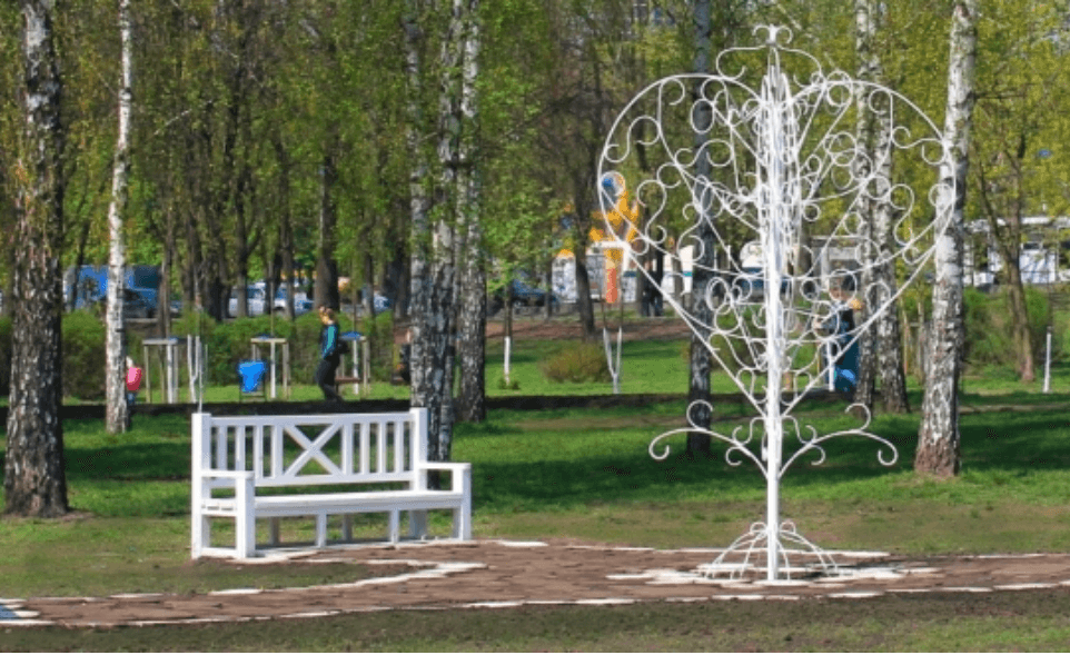 Територію поруч з парком «Юність» звільнять від незаконної реклами