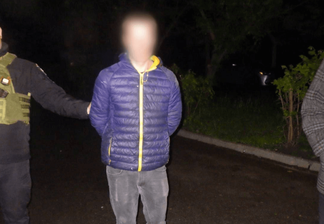У Києві з автівки бізнесмена сусід викрав 100 тисяч гривень