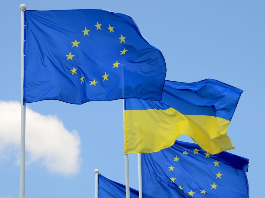 Майже 60% громадян ЄС підтримують закупівлю та постачання зброї Україні – опитування Eurobarometer