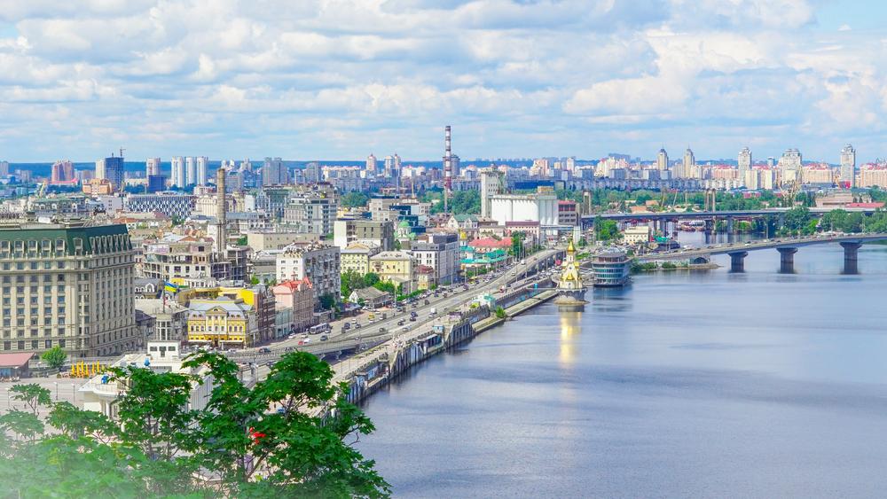 Мінливу погоду обіцяють сьогодні у Києві
