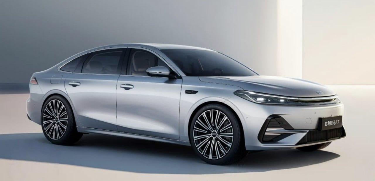 У продажу новий доступний гібрид від Geely із витратою 2,7 л на 100 км
