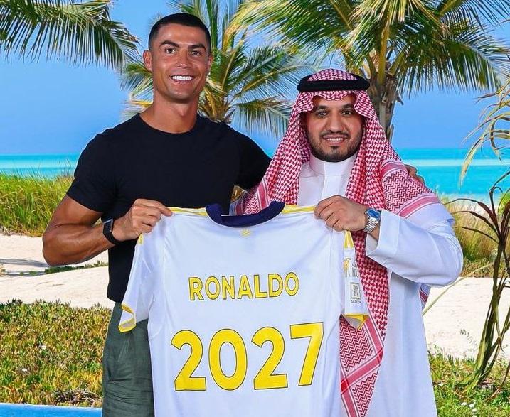 Кріштіану Роналду – гравець Аль-Насра до 2027-го року