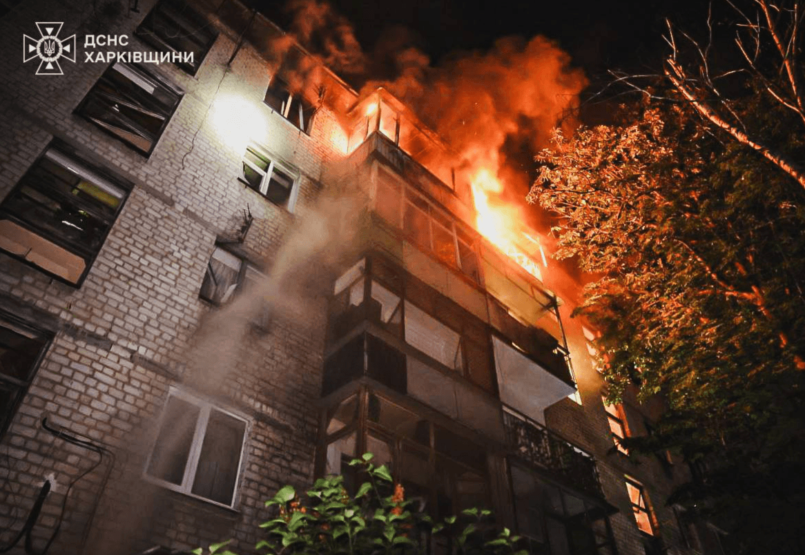 Внаслідок масованого удару по Харкову дві людини загинули, більше 50 постраждали 
