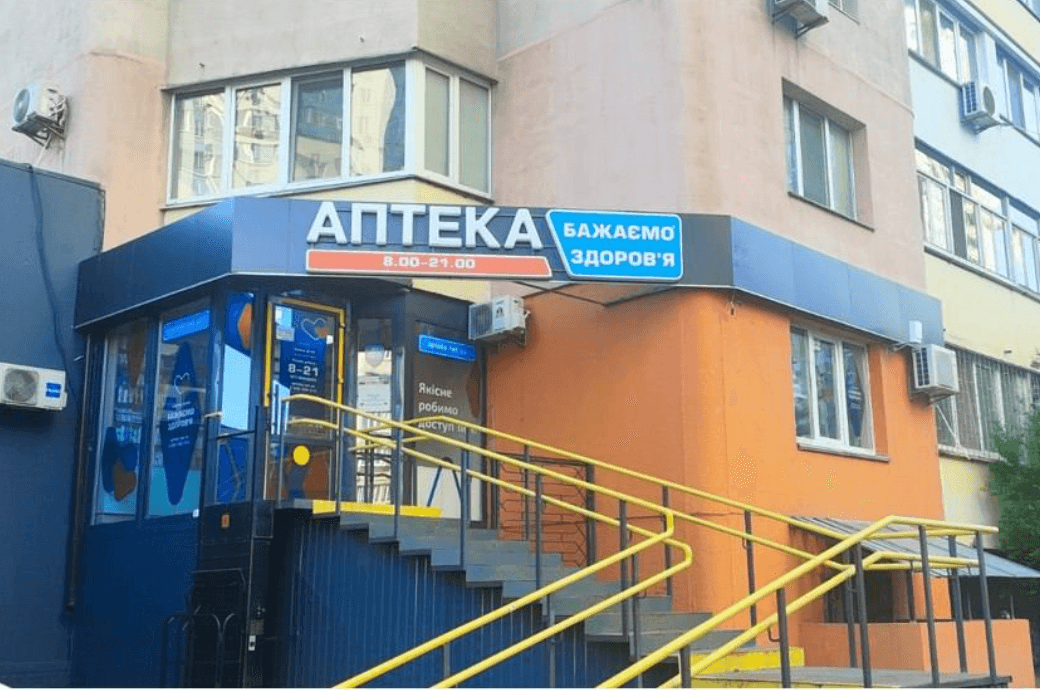 Ще три локації на правому березі Києва звільнять від надокучливої реклами