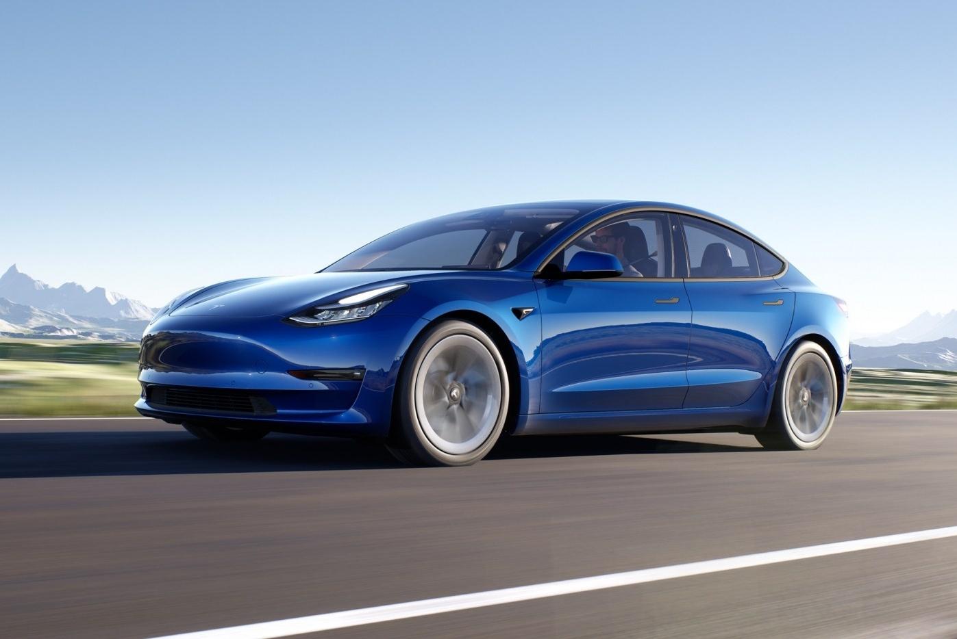 Tesla Model 3 оновили та підняли ціни до небес