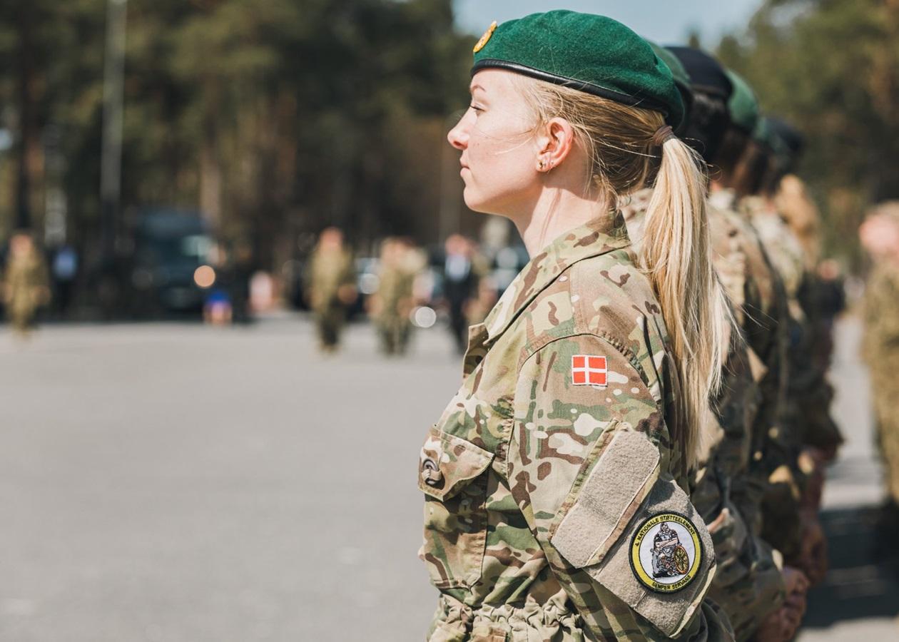 Данія запроваджує обов’язкову військову службу для жінок з 1 липня: призов здійснюватиметься за лотереєю