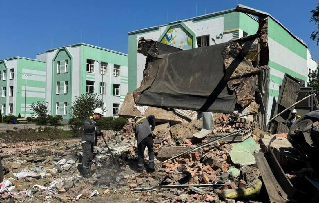 Ворог зруйнував дві трансформаторні підстанції у Києві, енергетики повертають світло в оселі киян