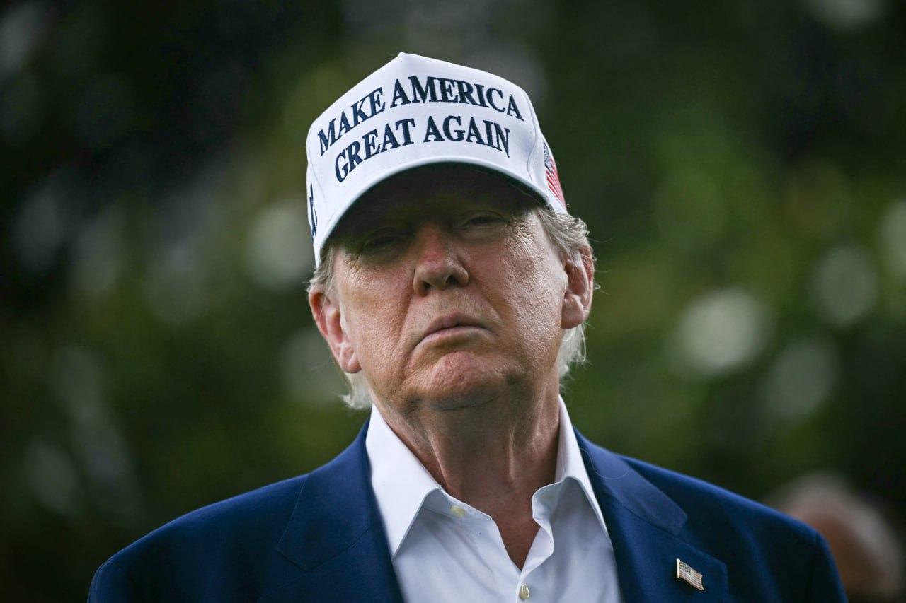 Трамп: “Дуже розчарований розмовою з путіним”, але “дуже багато допомагає Україні”