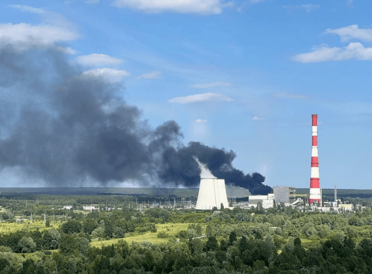 Біля ТЕЦ-6 у Києві стався вибух: частина жителів залишилась без світла (оновлено)