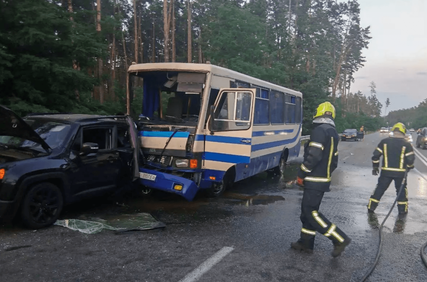Аварія з автобусом сталася на Святошині: є постраждалі