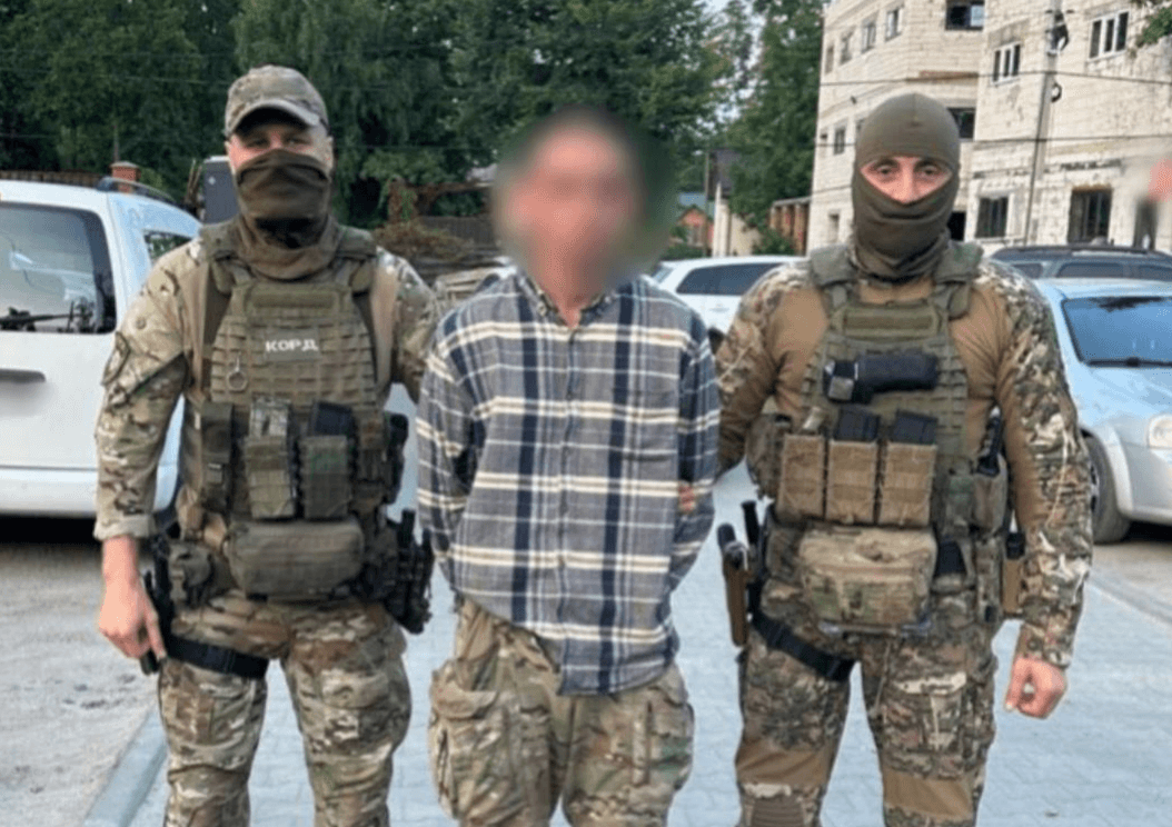 В Ірпені чоловік пограбував магазин, погрожуючи продавцю гранатою