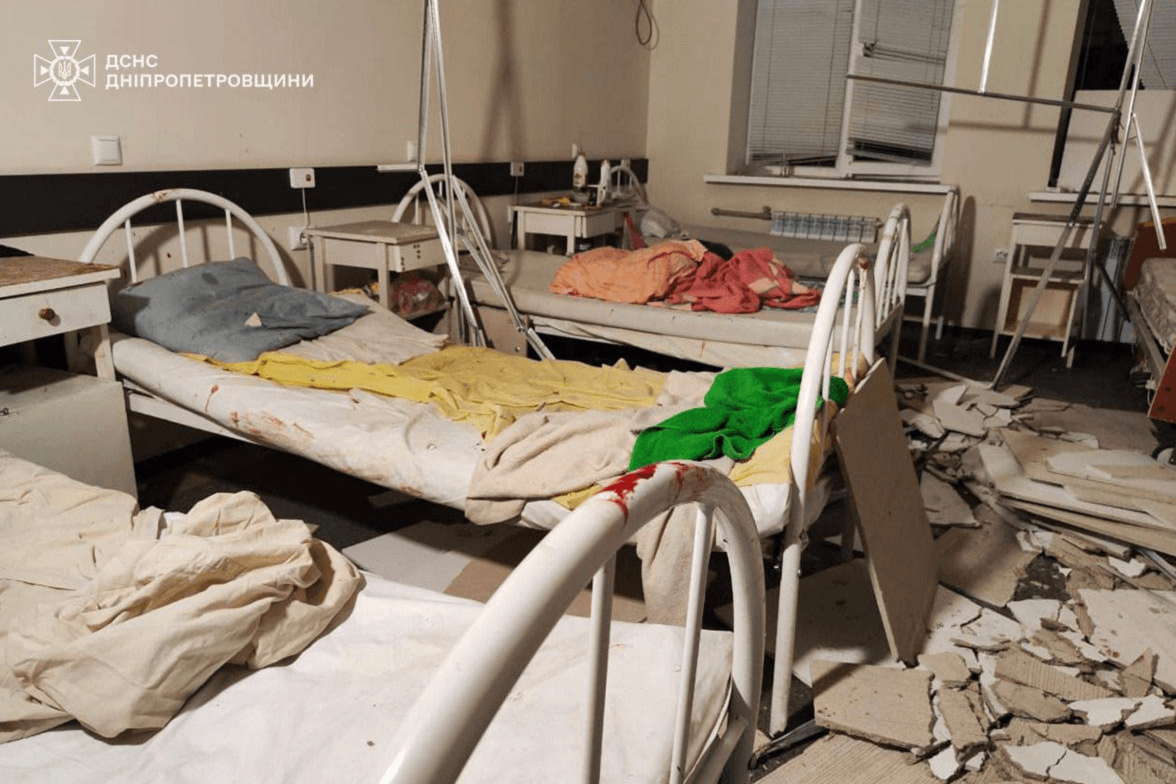 Ворог атакував пологовий будинок та лікарню у Кам’янському: є загиблі та постраждалі