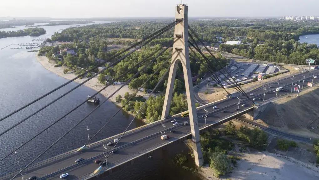 На мосту через річку Десенка вводять реверсний рух